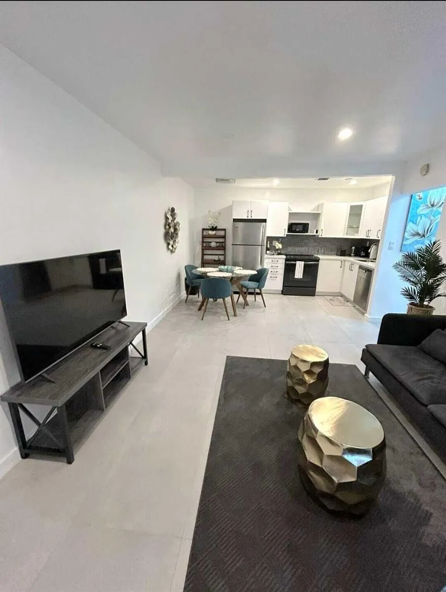 1211 NE 15TH AVENUE #2 Fort Lauderdale, FL 33304