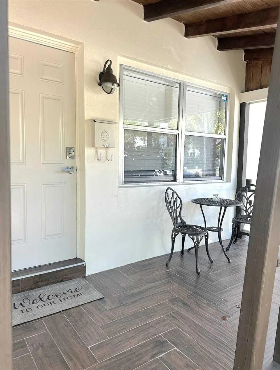 1211 NE 15TH AVENUE #2 Fort Lauderdale, FL 33304