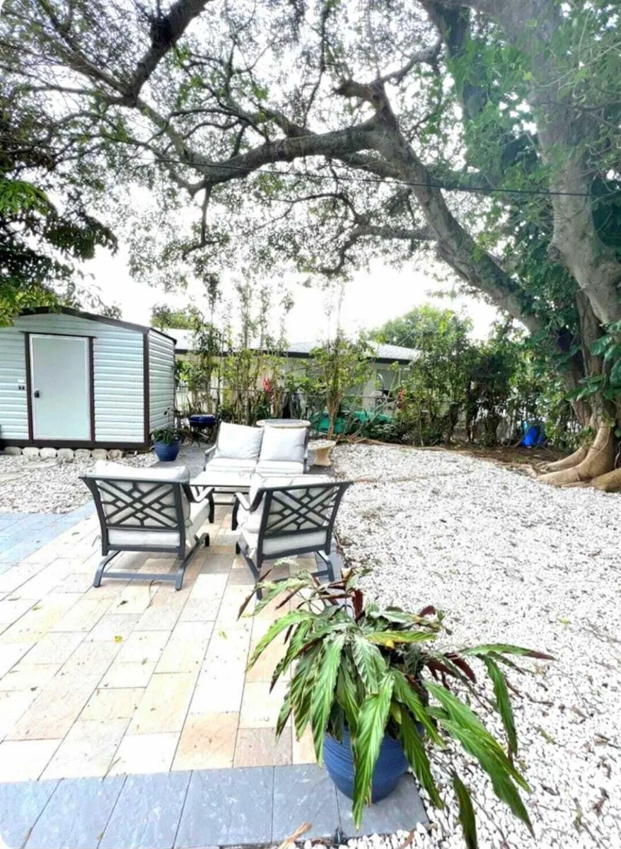1211 NE 15TH AVENUE #2 Fort Lauderdale, FL 33304