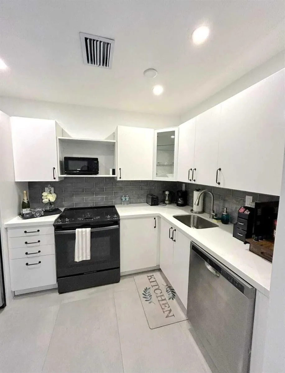 1211 NE 15TH AVENUE #2 Fort Lauderdale, FL 33304
