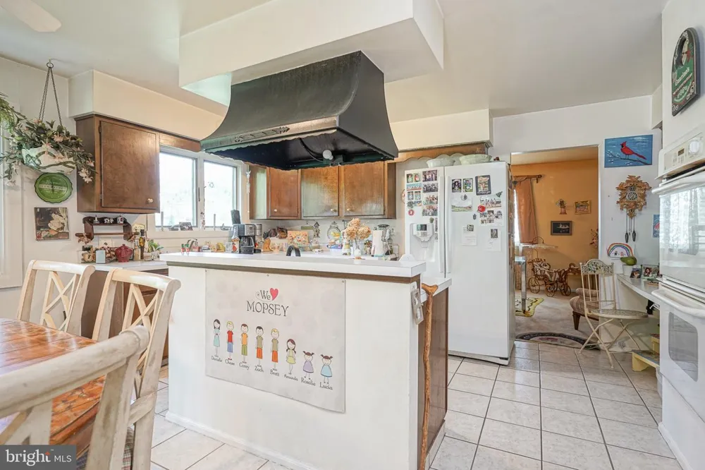 126 HENFIELD AVENUE Cherry Hill, NJ 08003