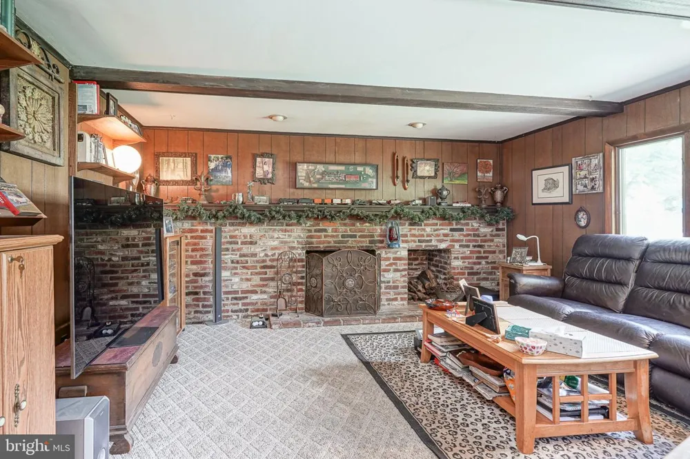 126 HENFIELD AVENUE Cherry Hill, NJ 08003