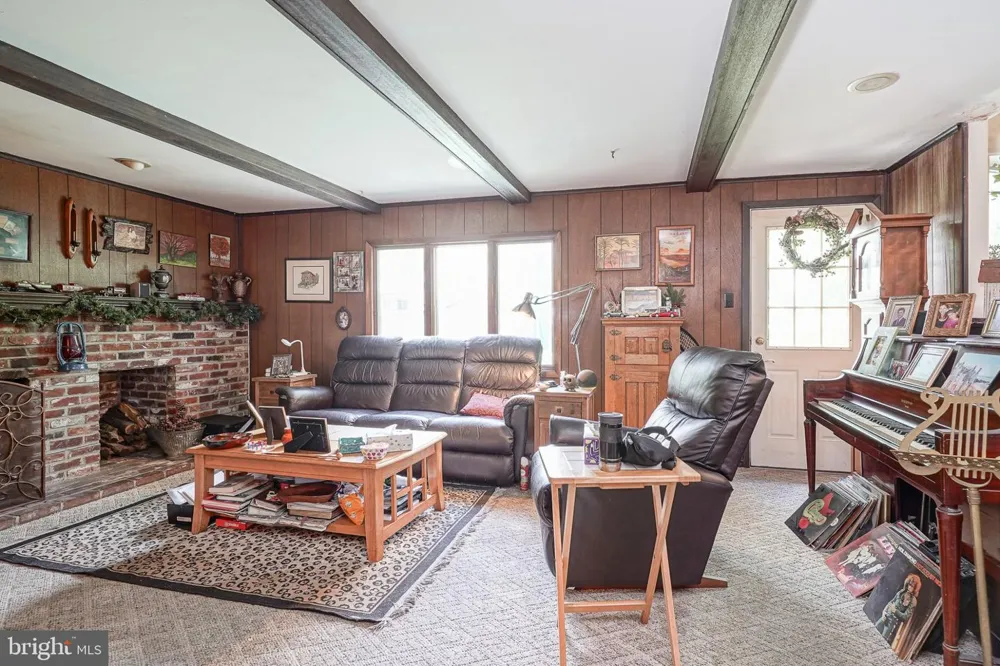 126 HENFIELD AVENUE Cherry Hill, NJ 08003