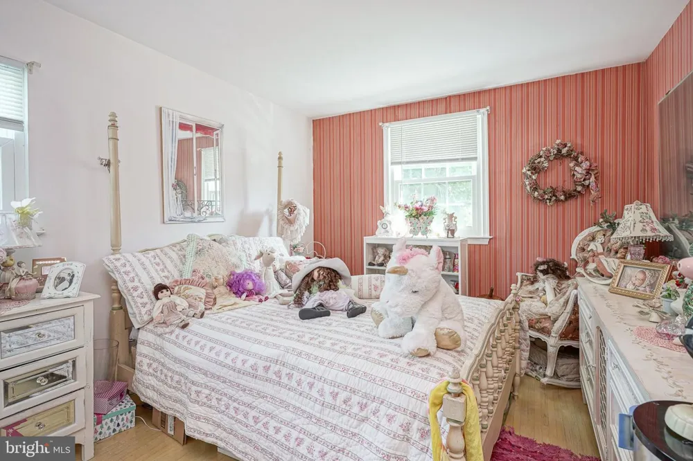 126 HENFIELD AVENUE Cherry Hill, NJ 08003
