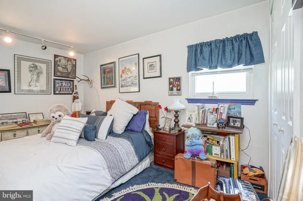126 HENFIELD AVENUE Cherry Hill, NJ 08003