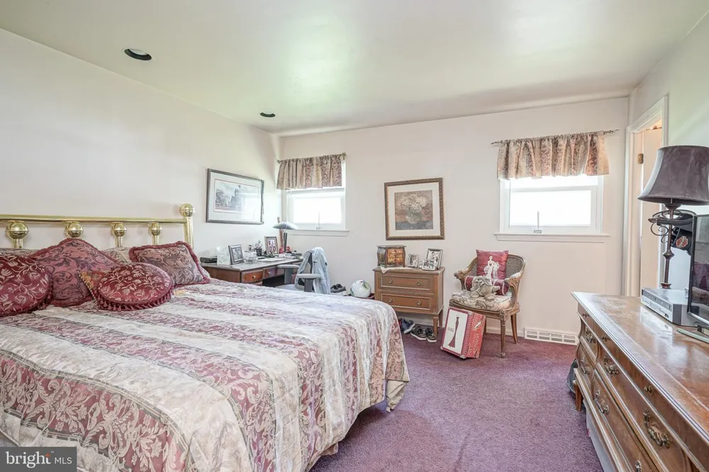 126 HENFIELD AVENUE Cherry Hill, NJ 08003