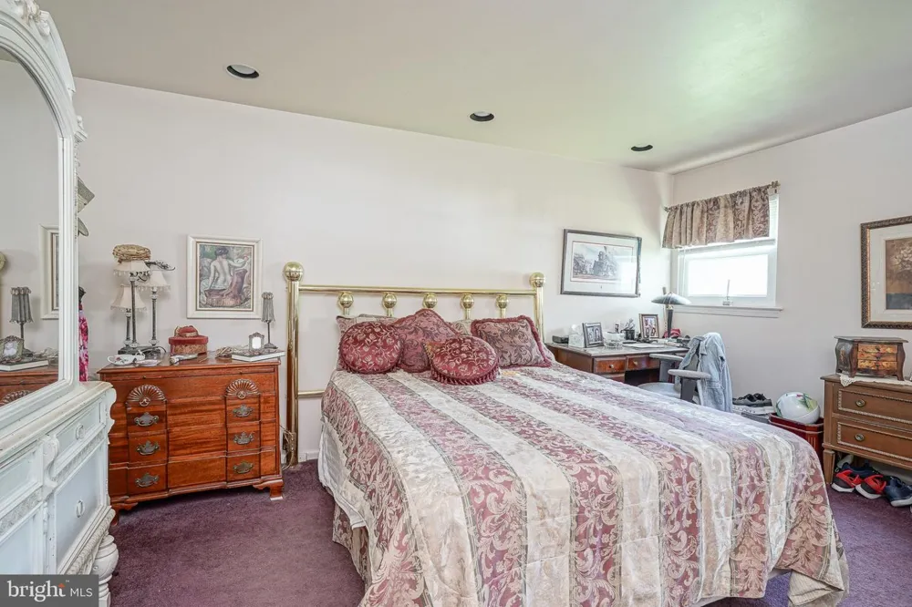 126 HENFIELD AVENUE Cherry Hill, NJ 08003