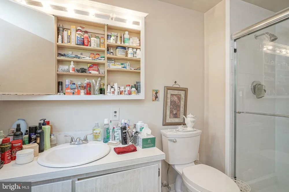 126 HENFIELD AVENUE Cherry Hill, NJ 08003