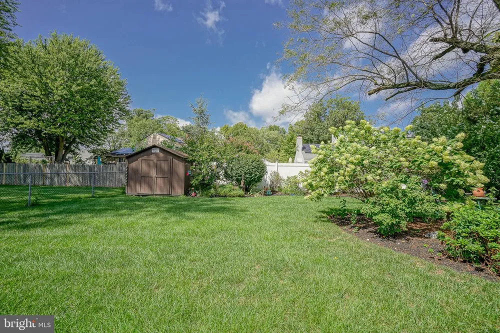 126 HENFIELD AVENUE Cherry Hill, NJ 08003