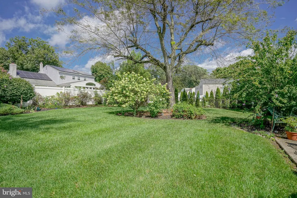 126 HENFIELD AVENUE Cherry Hill, NJ 08003