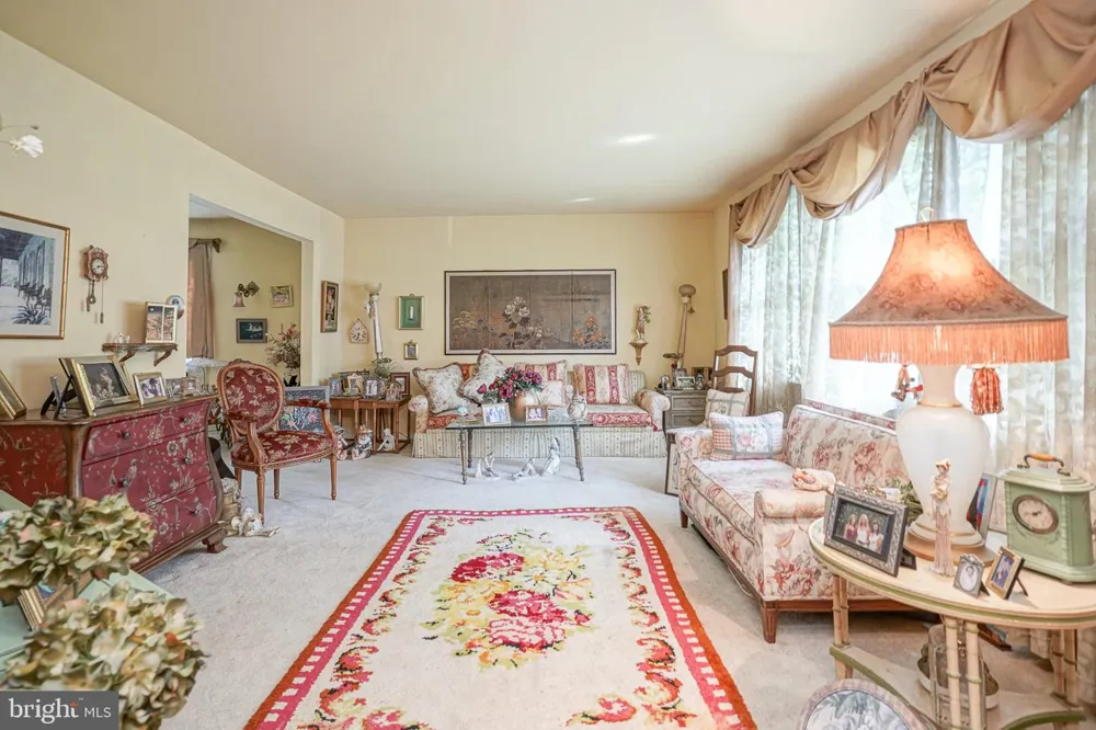 126 HENFIELD AVENUE Cherry Hill, NJ 08003