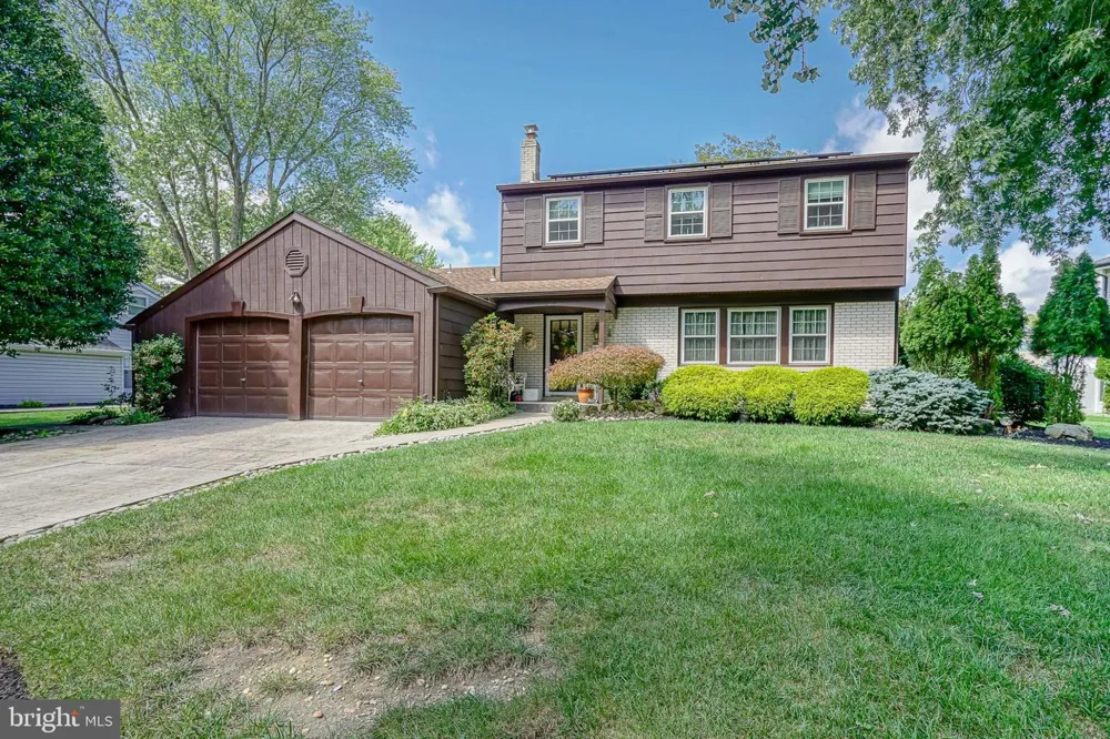 126 HENFIELD AVENUE Cherry Hill, NJ 08003