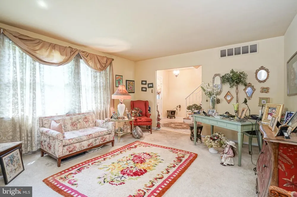 126 HENFIELD AVENUE Cherry Hill, NJ 08003
