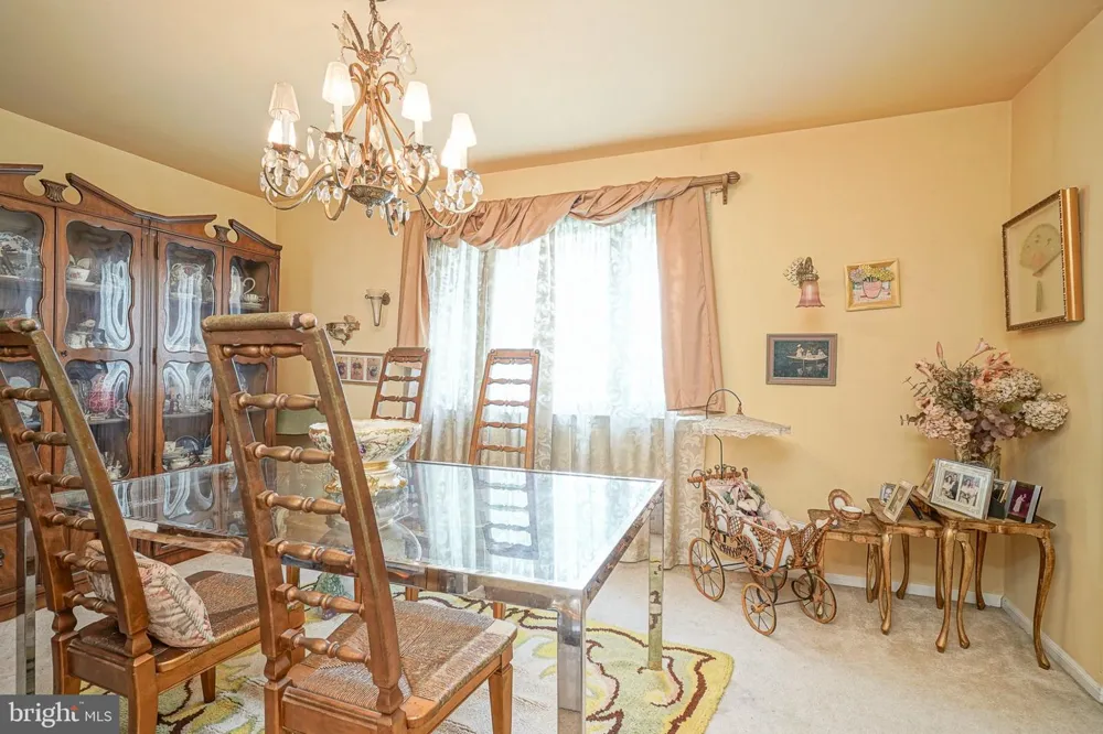 126 HENFIELD AVENUE Cherry Hill, NJ 08003