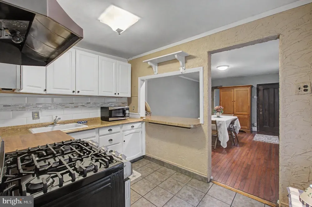 7830 OLD YORK ROAD Elkins Park, PA 19027