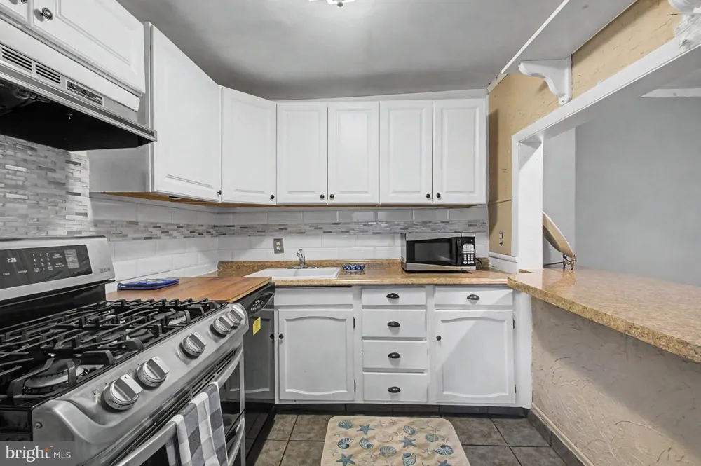 7830 OLD YORK ROAD Elkins Park, PA 19027