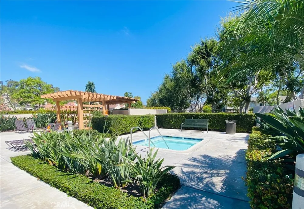 116 Oxford #40 Irvine, CA 92612