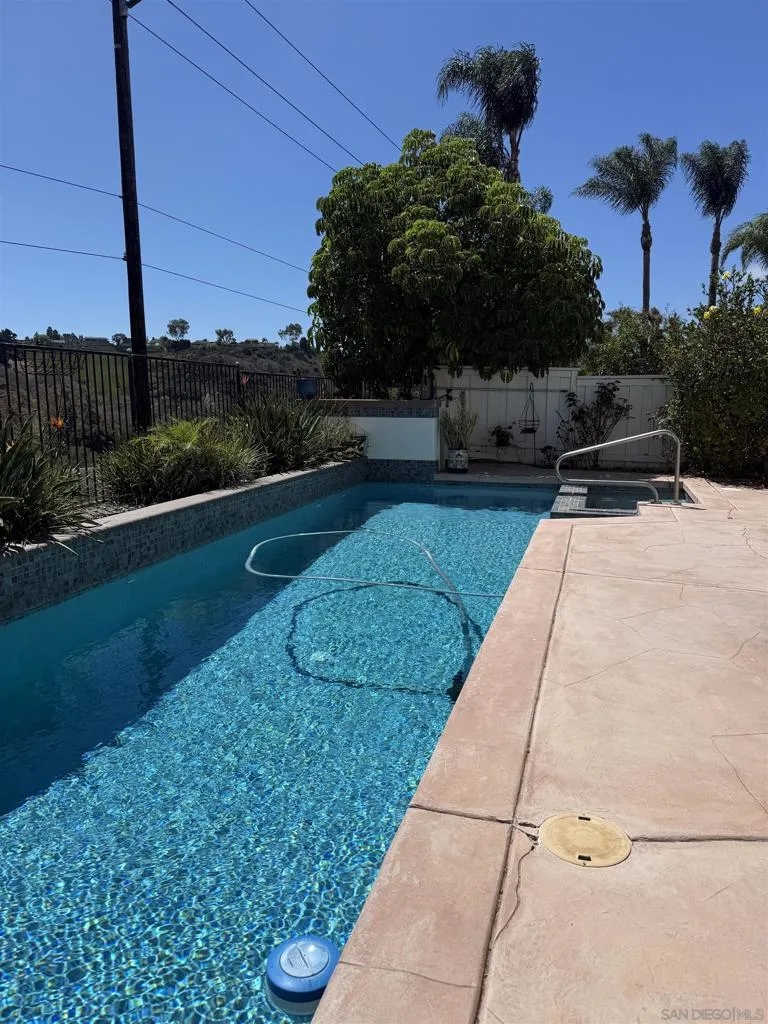 4155 Caminito Cassis San Diego, CA 92122