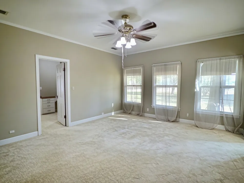 941 S Texas Street De Leon, TX 76444