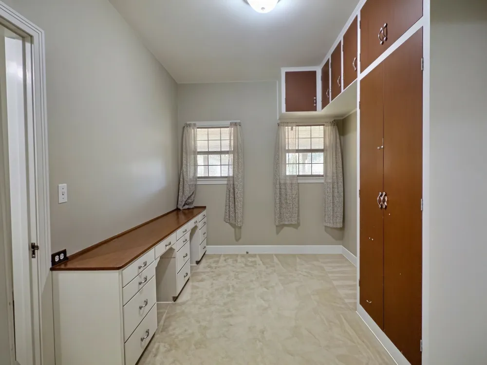941 S Texas Street De Leon, TX 76444