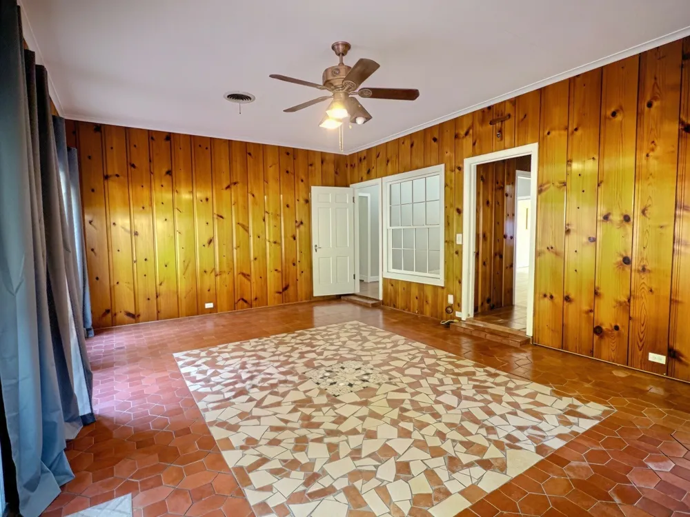 941 S Texas Street De Leon, TX 76444