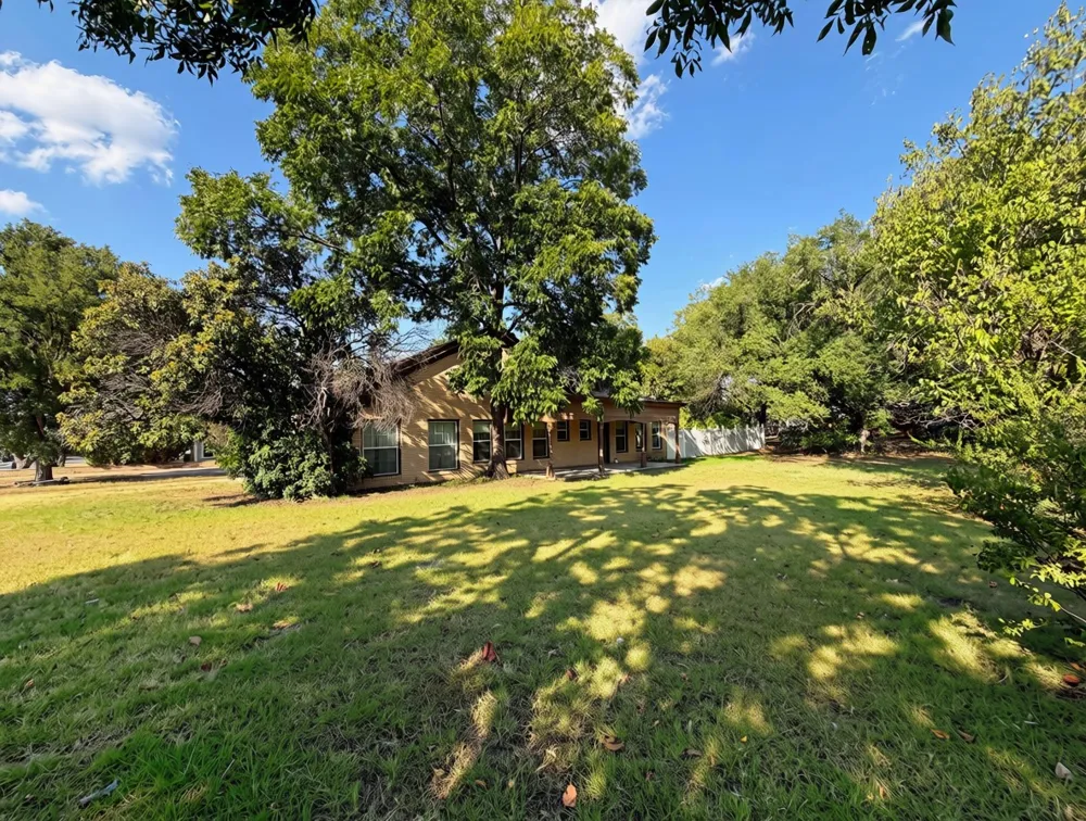 941 S Texas Street De Leon, TX 76444
