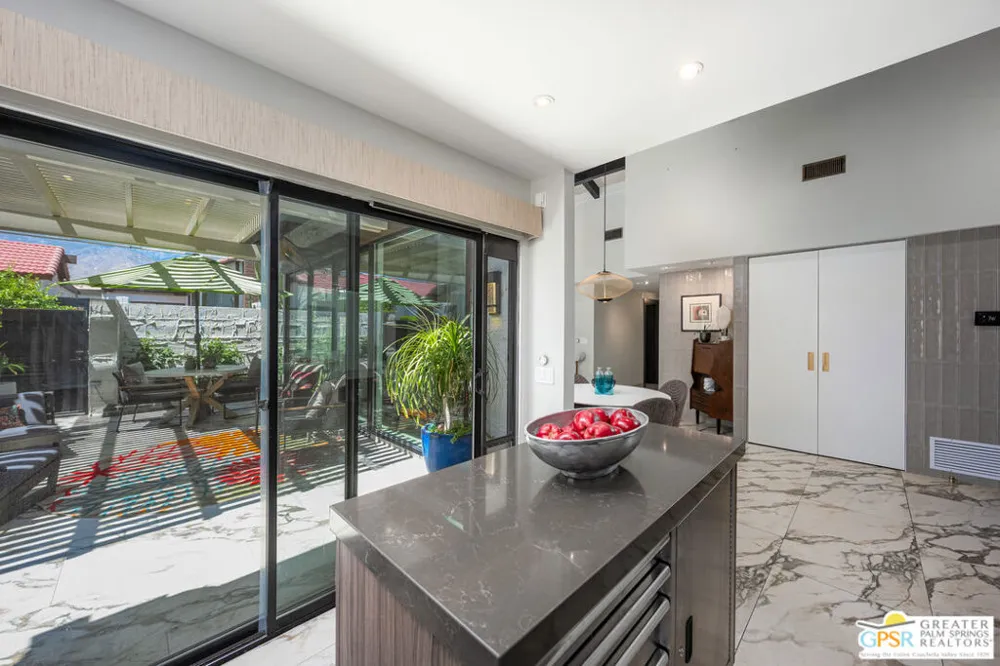 2487 S Gene Autry Trail #A Palm Springs, CA 92264