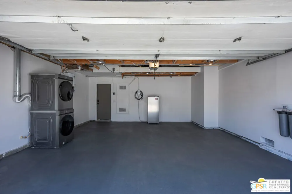 2487 S Gene Autry Trail #A Palm Springs, CA 92264