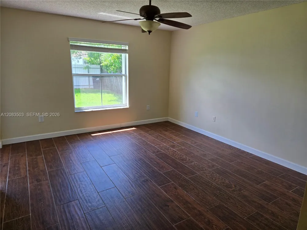 14246 SW 162nd St Miami, FL 33177