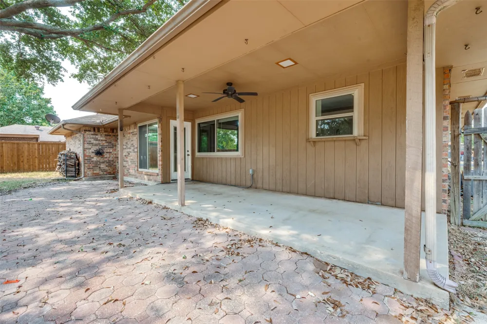 1909 Oak Hill Drive Corinth, TX 76210