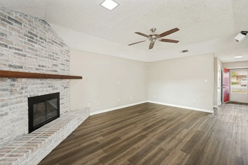 1909 Oak Hill Drive Corinth, TX 76210