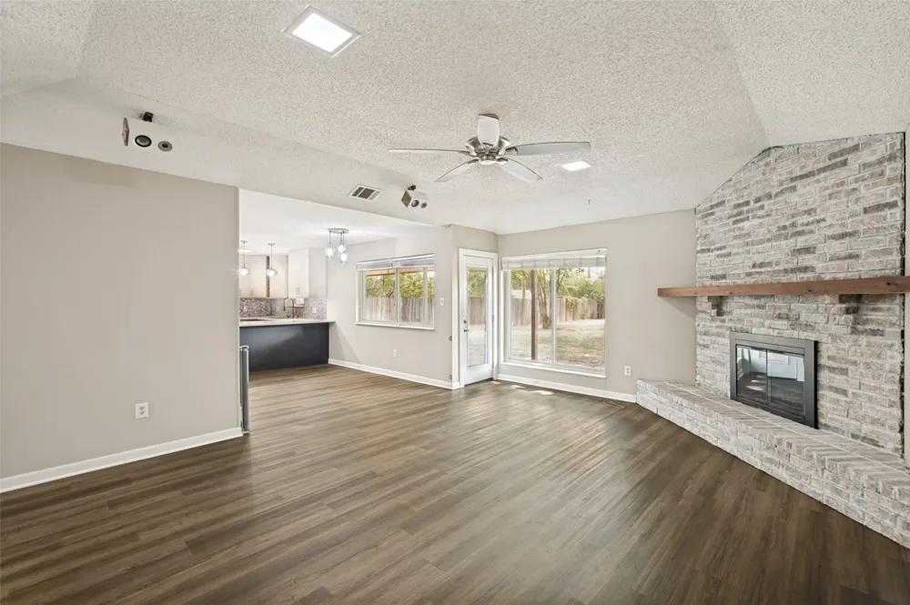 1909 Oak Hill Drive Corinth, TX 76210