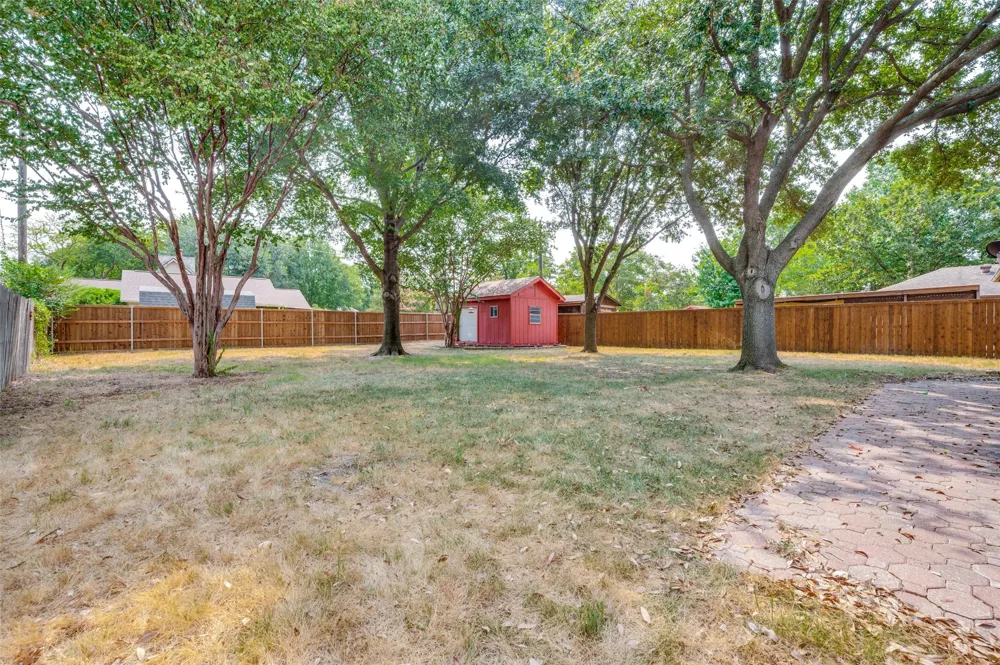 1909 Oak Hill Drive Corinth, TX 76210