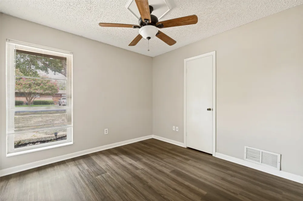 1909 Oak Hill Drive Corinth, TX 76210