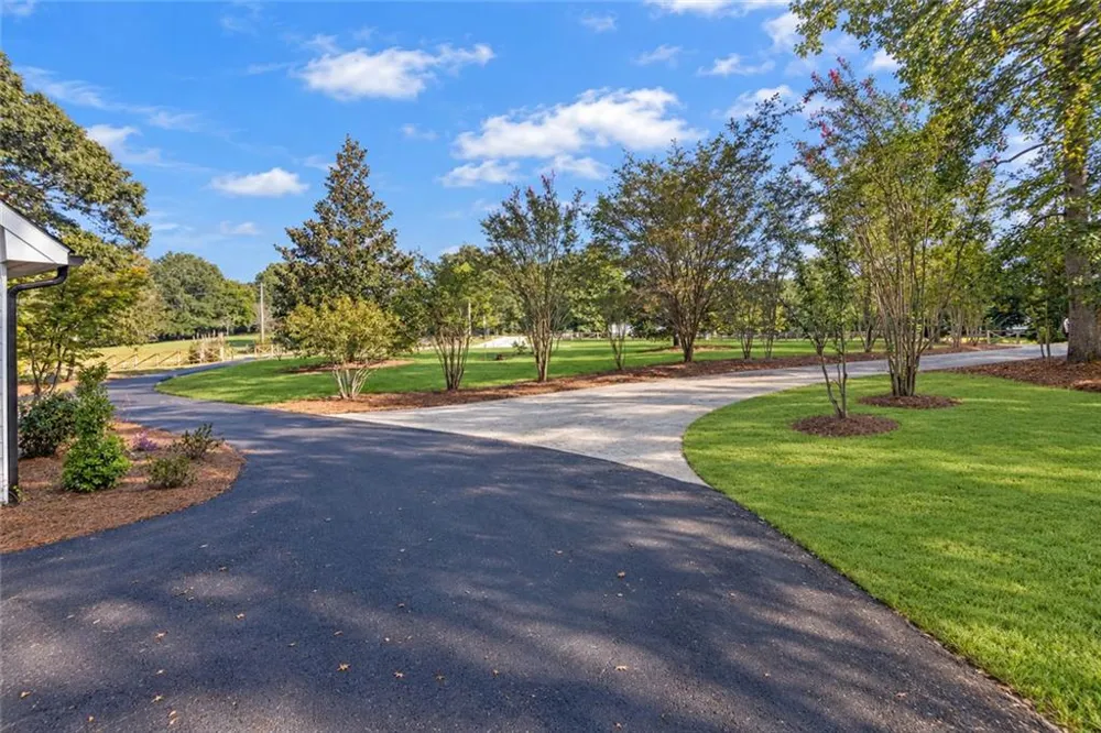 287 Rising Star Road Fayetteville, GA 30215