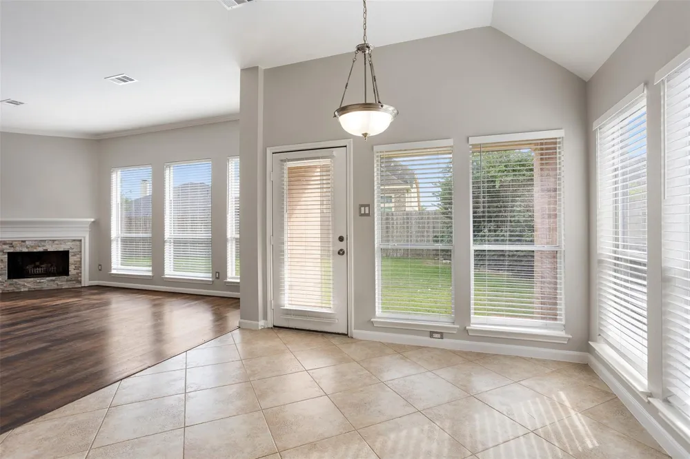 6111 Windsor Chase Lane League City, TX 77573