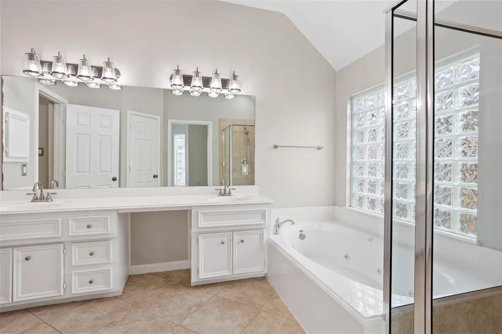 6111 Windsor Chase Lane League City, TX 77573