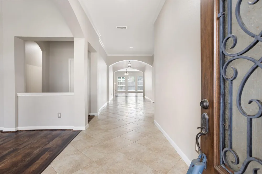 6111 Windsor Chase Lane League City, TX 77573