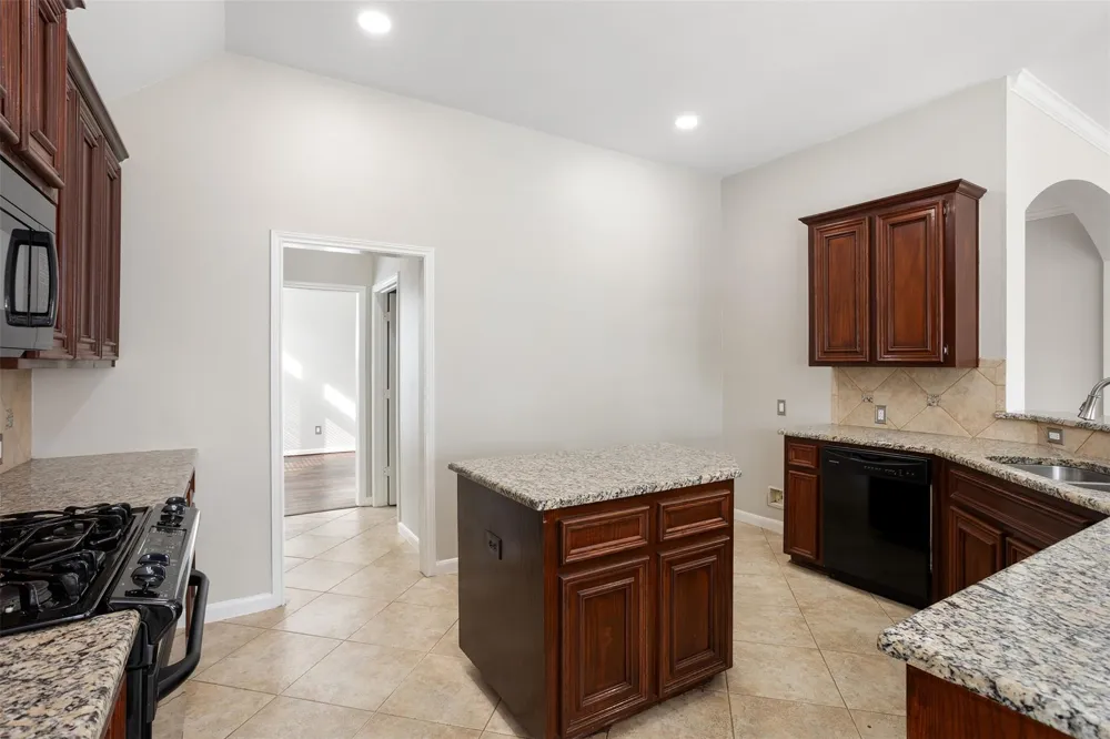 6111 Windsor Chase Lane League City, TX 77573
