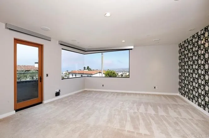 988 Acapulco Laguna Beach, CA 92651