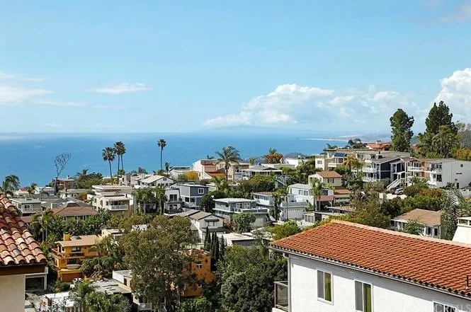 988 Acapulco Laguna Beach, CA 92651