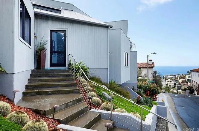 988 Acapulco Laguna Beach, CA 92651