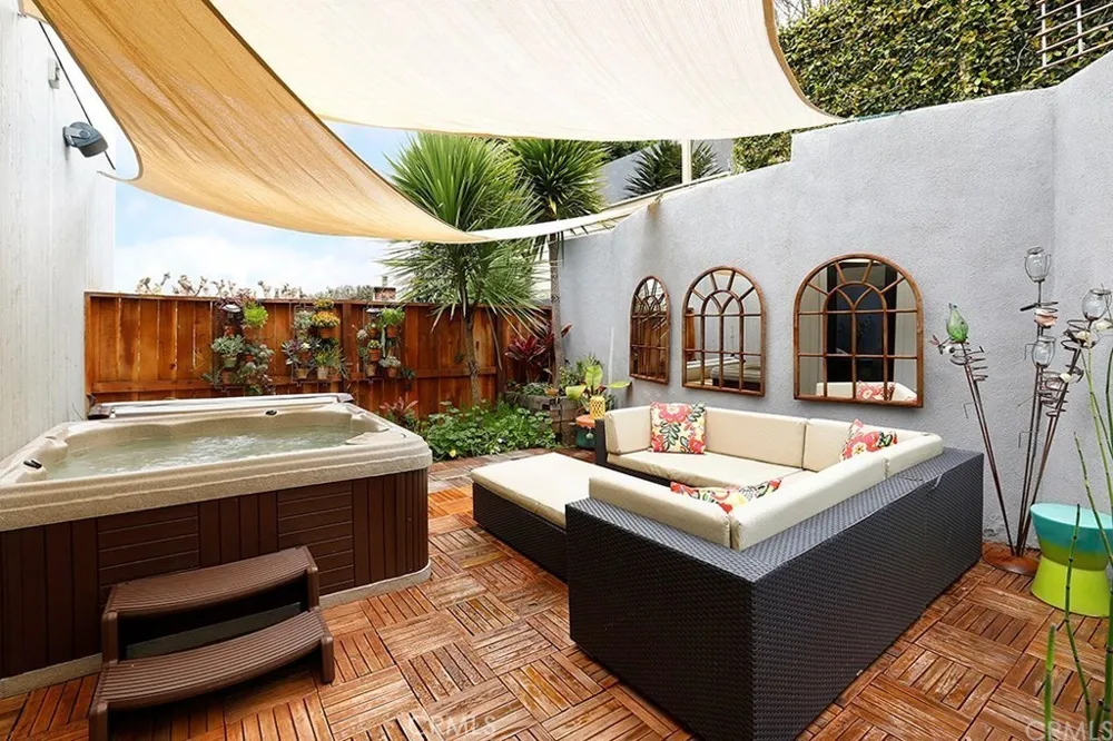 988 Acapulco Laguna Beach, CA 92651
