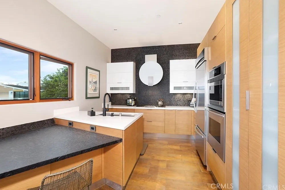 988 Acapulco Laguna Beach, CA 92651