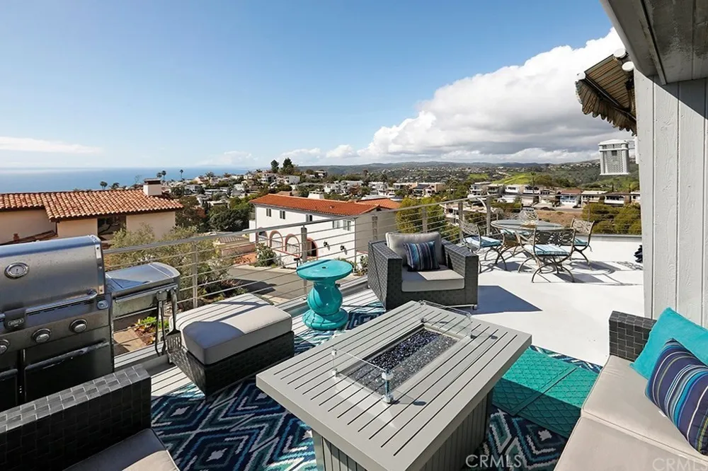 988 Acapulco Laguna Beach, CA 92651