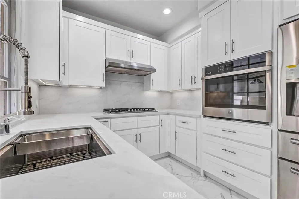 309 Almont Drive Beverly Hills, CA 90211