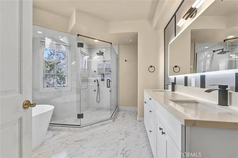 309 Almont Drive Beverly Hills, CA 90211