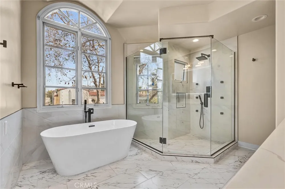 309 Almont Drive Beverly Hills, CA 90211