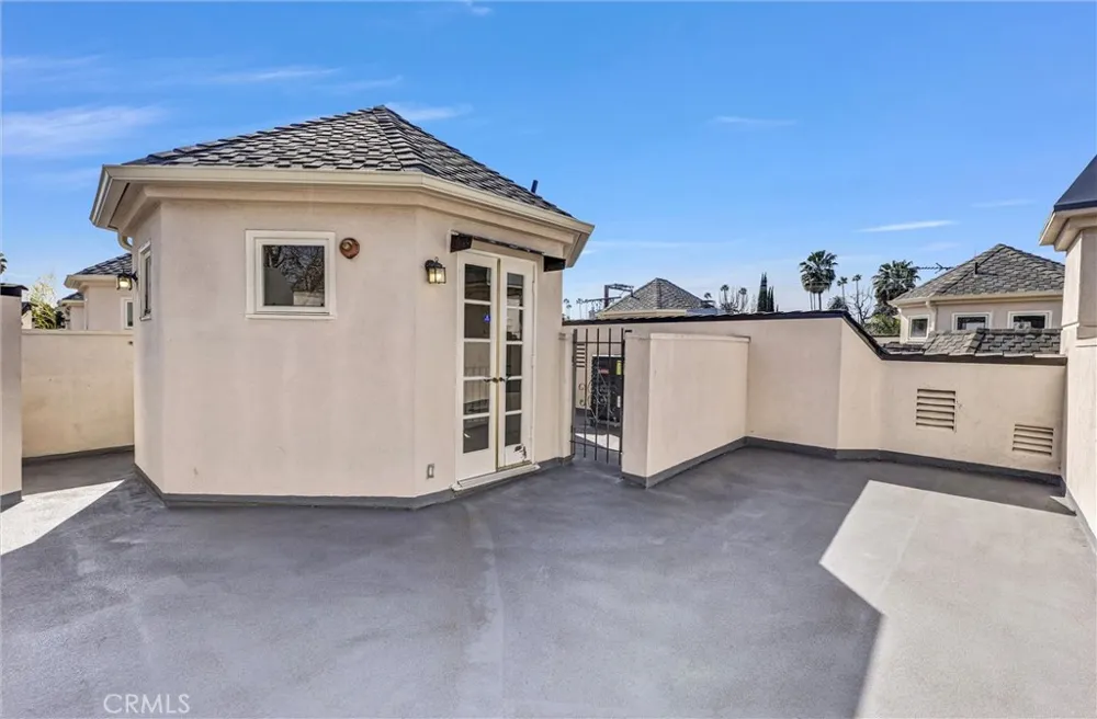 309 Almont Drive Beverly Hills, CA 90211