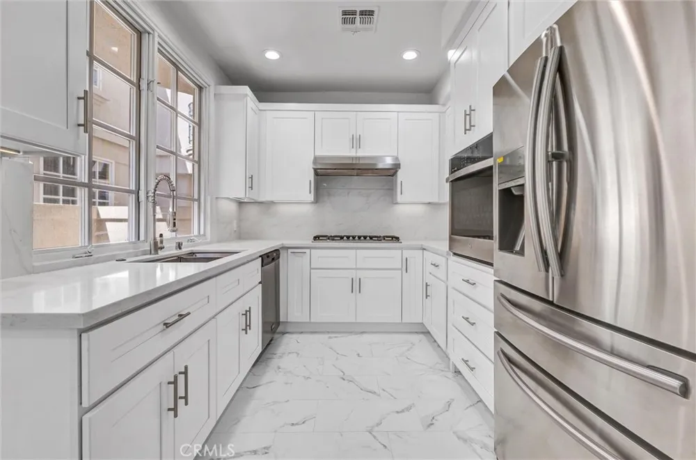 309 Almont Drive Beverly Hills, CA 90211